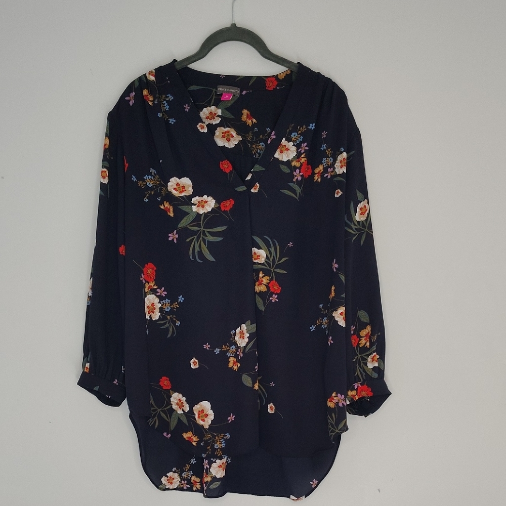 Vince Camuto Tunic Top Size 1X Floral Casual Lightweight Feminine Whimigoth Blue